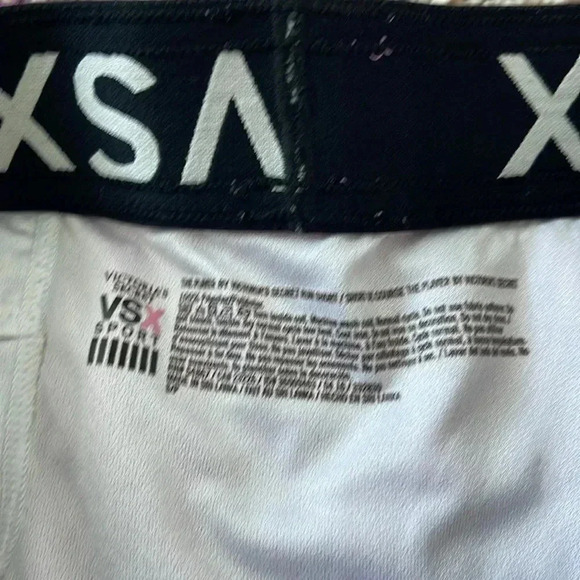 Victoria secret shorts size small - Picture 3 of 3